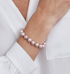 9.5-10.5mm Pink Freshwater Pearl Bracelet - AAAA Quality - Model Image