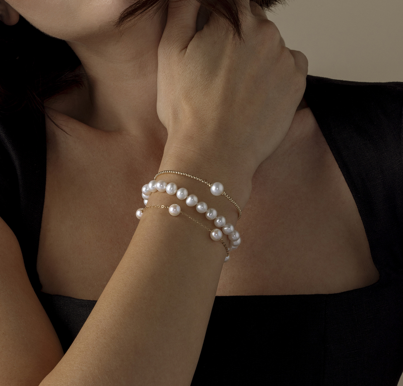 7.0-7.5mm White Freshwater Pearl Bracelet - AAA Quality - Model Image